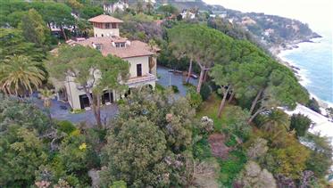 Immobilien Varazze 17019 7 Hauser Zum Verkauf