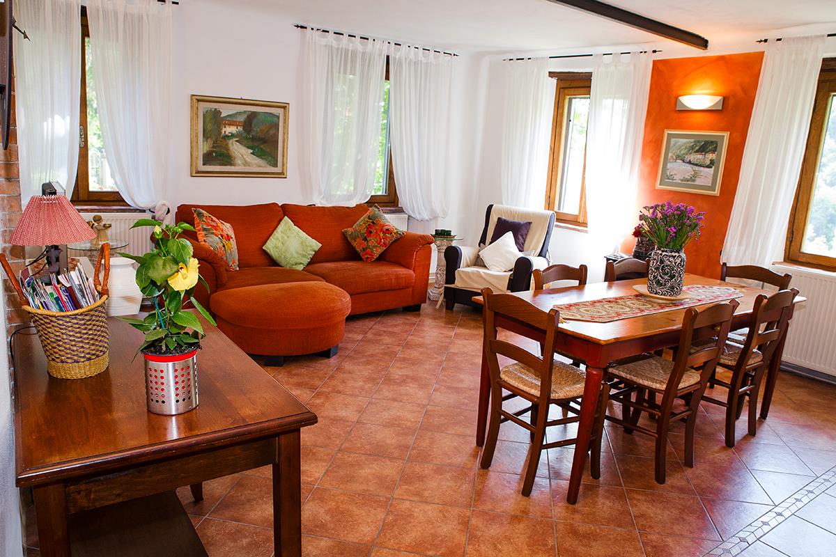 2 Bedroom Apartment In Historical Tuscan Villa